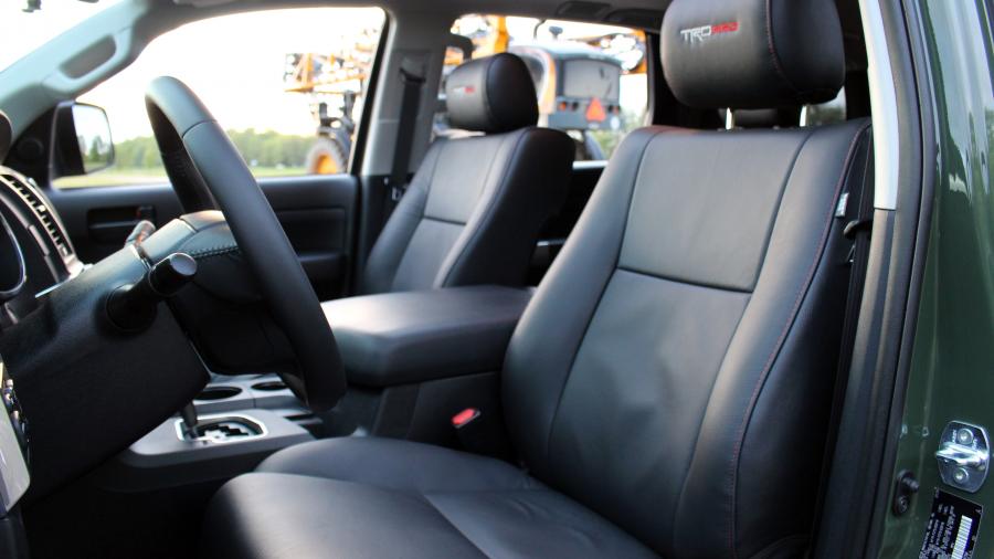 Интерьер Toyota Sequoia TRD Pro 2020 года  (фото 42 из 44)